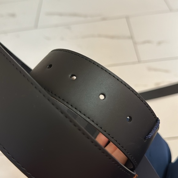 LOUIS VUITTON MENS BELT REVERSIBLE (2 STYLES) - Picture 15 of 15